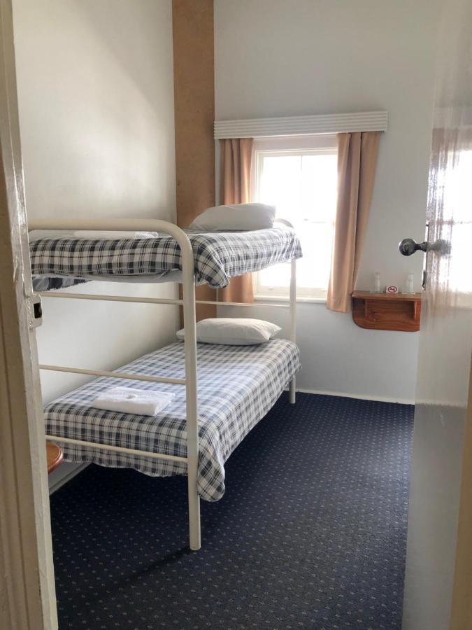 Pacific Hotel Yamba Kültér fotó