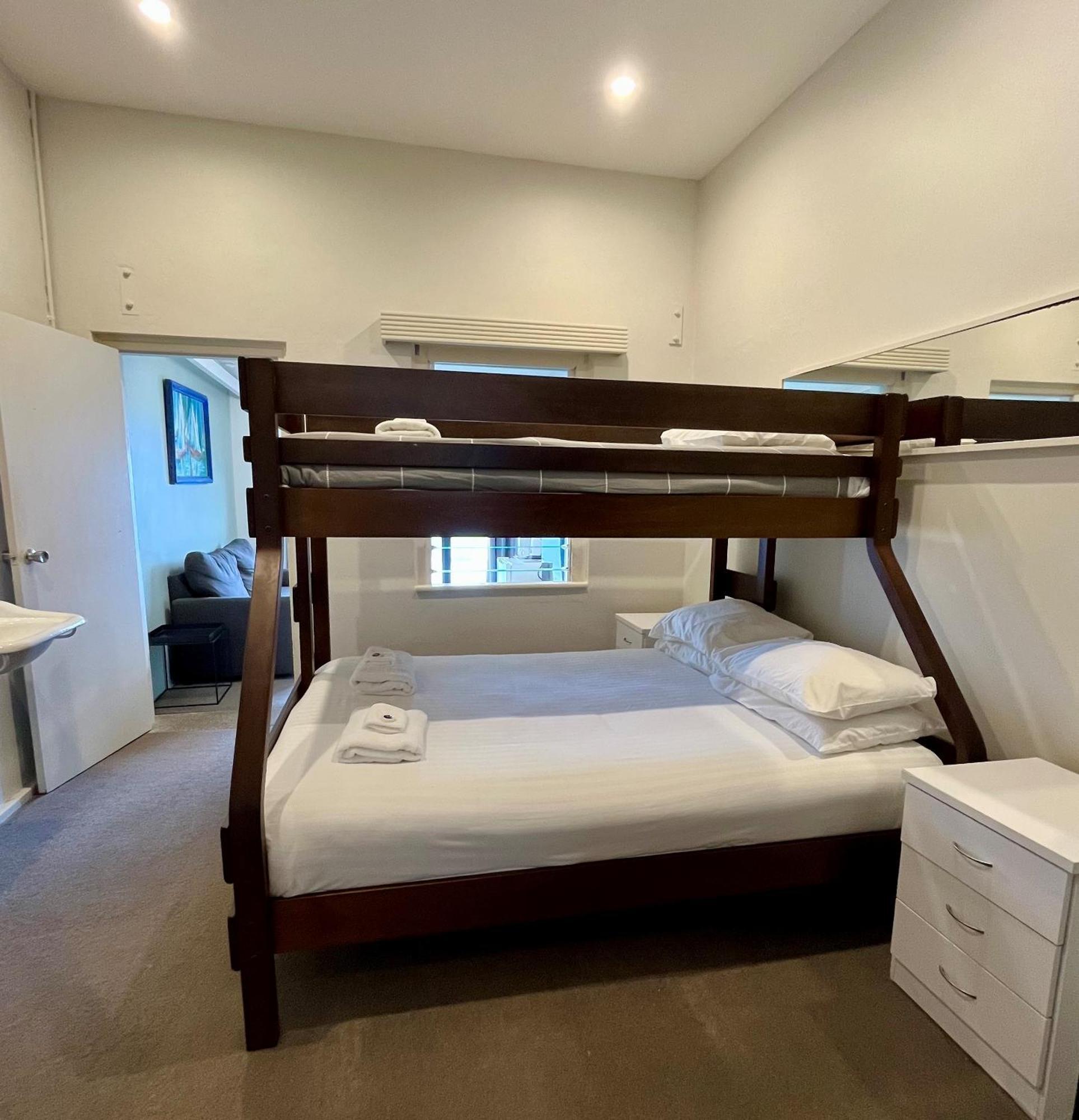 Pacific Hotel Yamba Kültér fotó